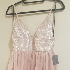 Medium lowcut rose gold cocktail tule dress